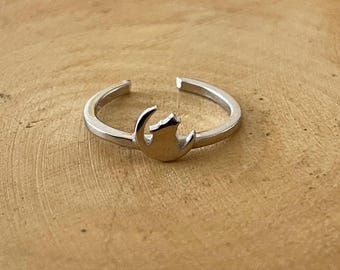 Sterling Silver Howling Wolf Moon Toe Ring - Adjustable