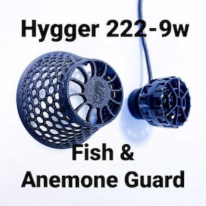 Puede incluir: Dos protectores negros Hygger 222-9w para peces y anémonas. El protector más grande tiene un diseño de panal y un extremo circular con un patrón decorativo. El más pequeño es cilíndrico con un diseño geométrico.