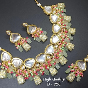 Elegant Kundan Choker Set: Pastel Beadwork, Gold Tone