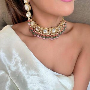 Elegant Kundan Choker Set: Gold Tone, Pastel Beads