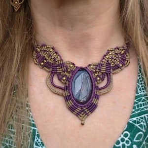 Macrame necklace with amethyst, light brown, handmade chain, healing stone, fantasy, fairies, macrame choker