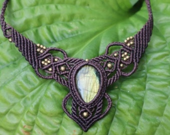 Makramee Collier mit Labradorit , dunkelbraun, handgearbeitete Kette, Heilstein, Fantasy, Feen, Macrame Choker