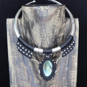 Chokers with labradorite, macrame choker, silver-colored metal, Goa, elven jewelry, Wicca, tribal, metal hoops with macrame, festival