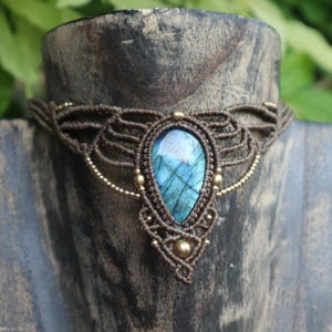 Beautiful macrame necklace with labradorite, brown, handmade necklace, healing stone, fantasy, fairies, macrame choker