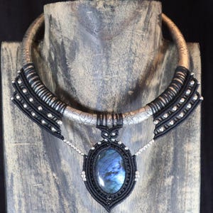 Chokers with labradorite, macrame choker, silver-colored metal, Goa, elven jewelry, Wicca, tribal, metal hoops with macrame, festival