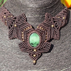 Macrame necklace with ruby zoisite, dark brown, handmade necklace, healing stone, fantasy, fairies, macrame choker