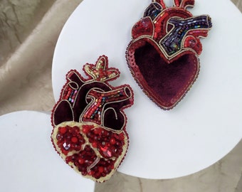 Ukrainian Red brooch heart pomegranate, Brooch anatomical heart, beaded large red brooch, Ukrainian gift, jewelry heart, jewelry pomegranate
