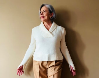 MOTIVO LAVORAZIONE MAGLIA: Maglione senza tempo con collo a scialle