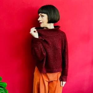 Exclusive knitting pattern - Audrey Hepburn style sweater with boat neck