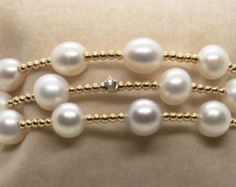 Bracelet en or jaune 18 kt, bracelet perles et diamants, bracelet rigide 3 brins avec perles et diamant, bracelet bandeau, "Luce"