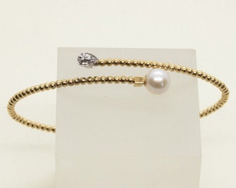 18k Gold Bracelet with brilliant cut diamond and pearl - Pearl Bracelet - Diamond Bracelet - Cuff Bracelet - Women Bracelet - Gold Bangle