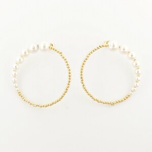 Pearl hoops earring, hoop earrings with gradient pearls, gold earrings with pearls, wedding earrings, big hoop earrings, bridal earrings