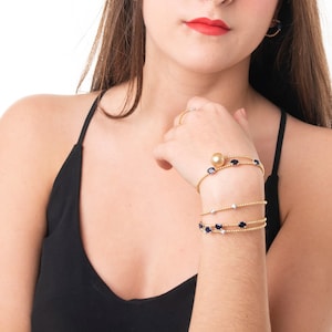 Bracelet en or jaune 18 carats avec diamants, perles et saphirs. Magnifique bracelet semi-rigide. Bracelet femme, bracelet &quot;Brooke&quot;