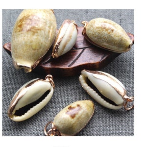 10pcs Natural Sea Shells Cowrie Shell Gold Color Edge Shell Pendant Seashell Charm Nature Shell Charm Gold Color Wrapped Shell Pendant GB688