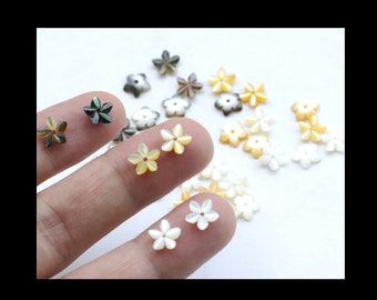 2 Perline Madreperla Naturale Bianca Intagliate A Fiore 8mm – DIY, Non Tinte - Foto 2