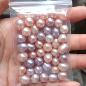 7-9 mm pärlor, utan hål, naturlig pärla, oborrade pärlor, oborrade, dropppärla, persika/rosa lavendelfärgad pärla, AA, 50g