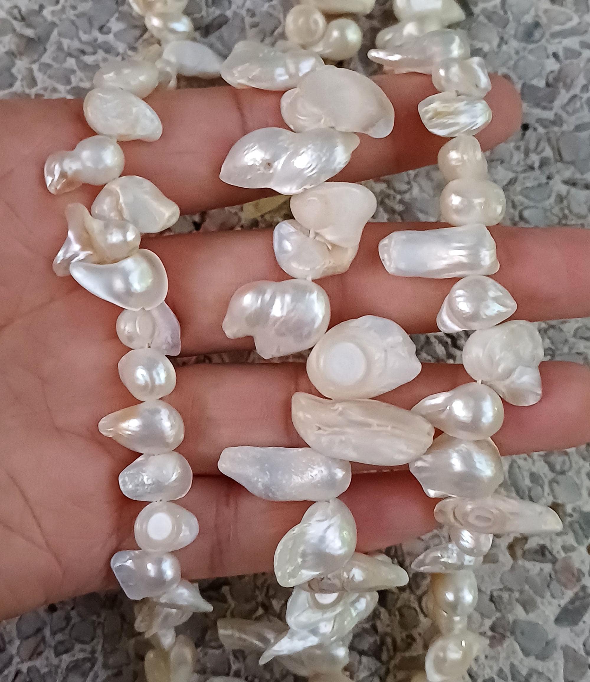 White Pearl With Very Long Tail, Long Tailed Baroque Pearl, Top
