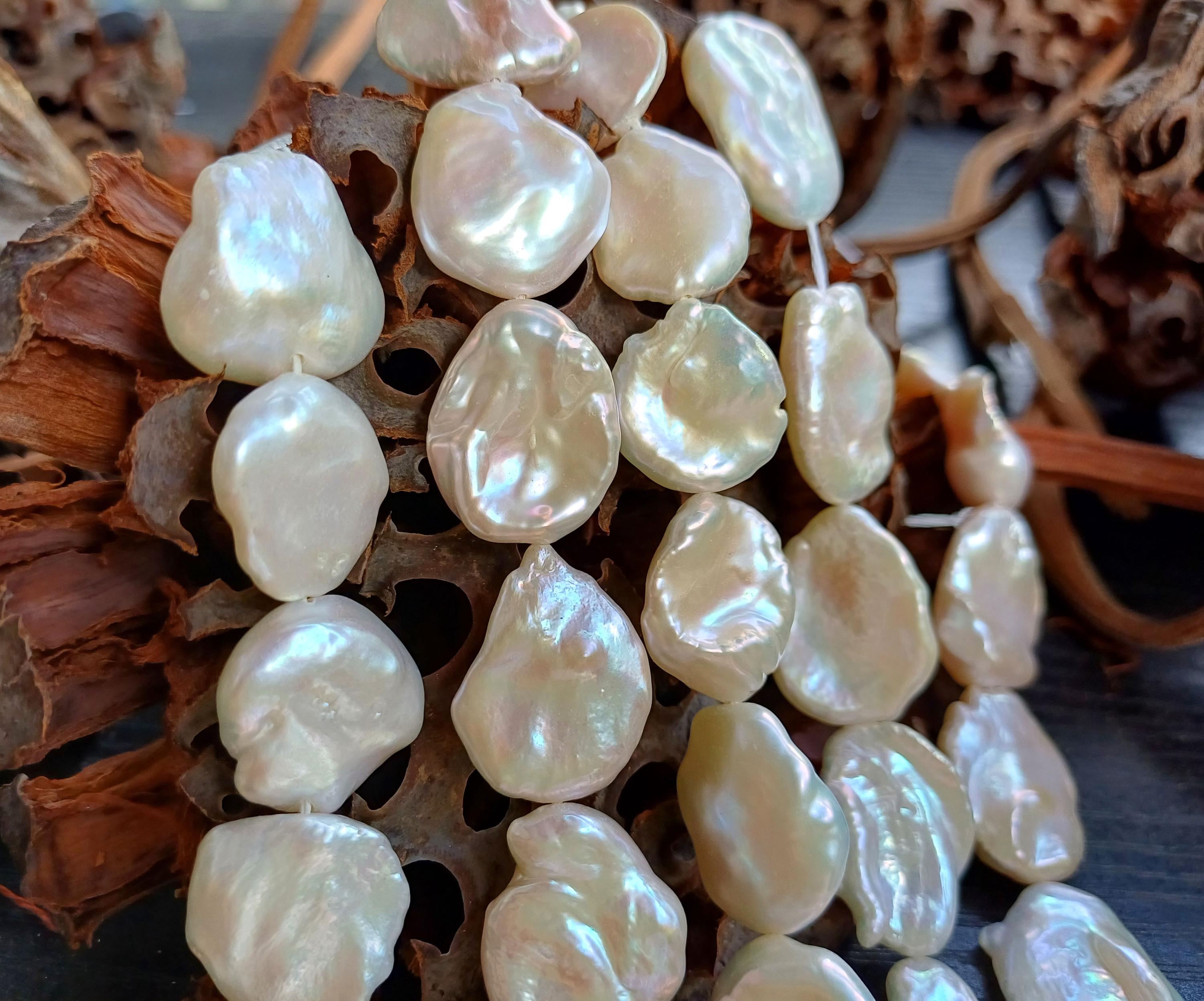 14-18x15-23mm Petal Keshi Pearl, Cornflake Pearls, Drop White