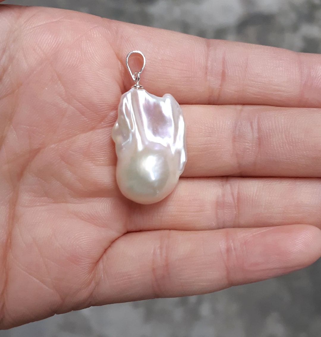 ネックレス・ペンダント Monday Edition _ The Baroque Pearl and Silver Ball Necklace MONDAY EDITION》 THE BAROQUE PEARL SILVER BALL NECKLACE