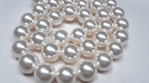 20MM White Pearl Beads 30