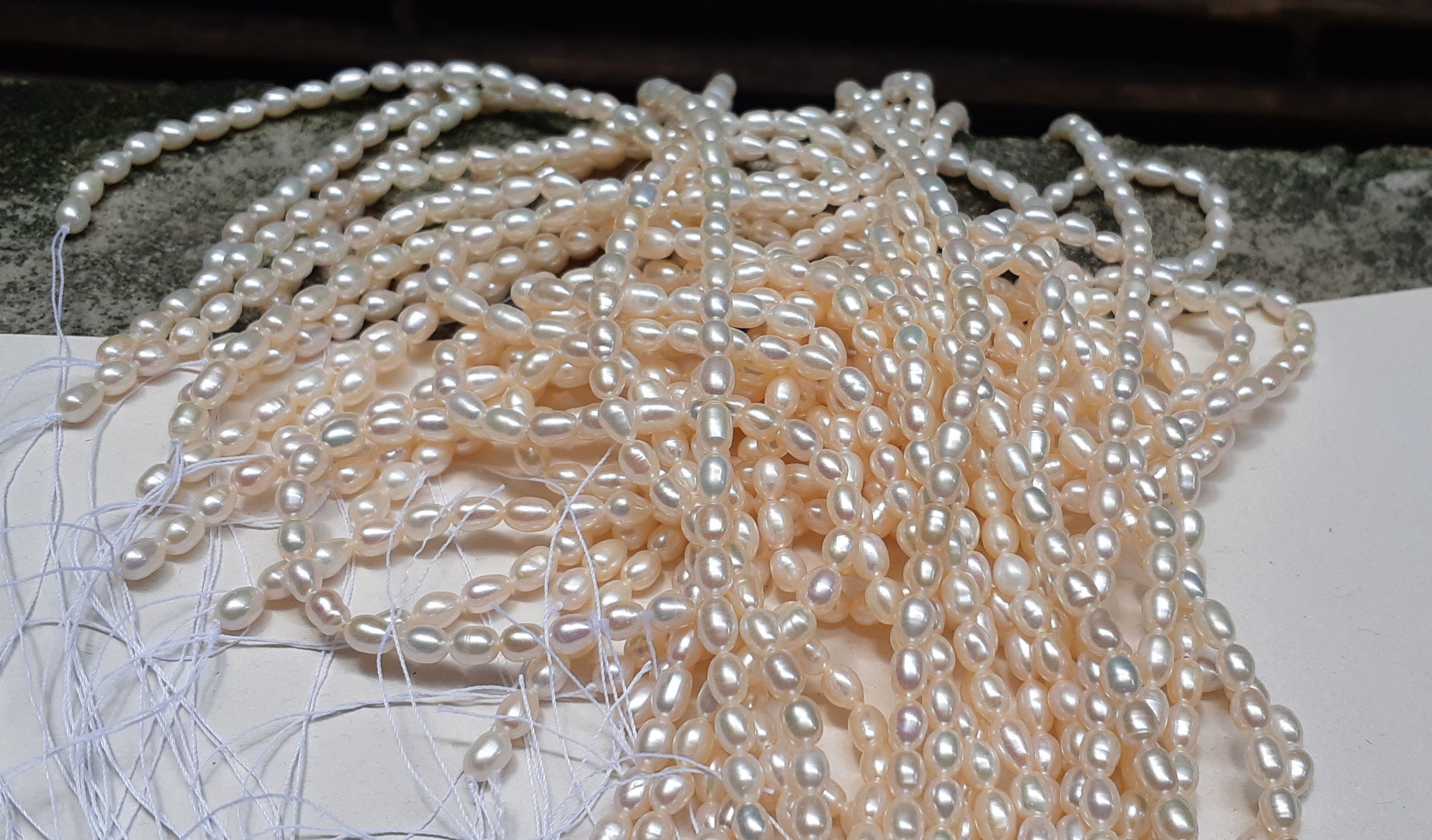 3.5-4mm AA Pearl Seed Beads, Genuine Freshwater Rice Pearls, Natural White  Oval Small Pearl Beads on Sale, High Quality Tiny Pearls FS800-WS 