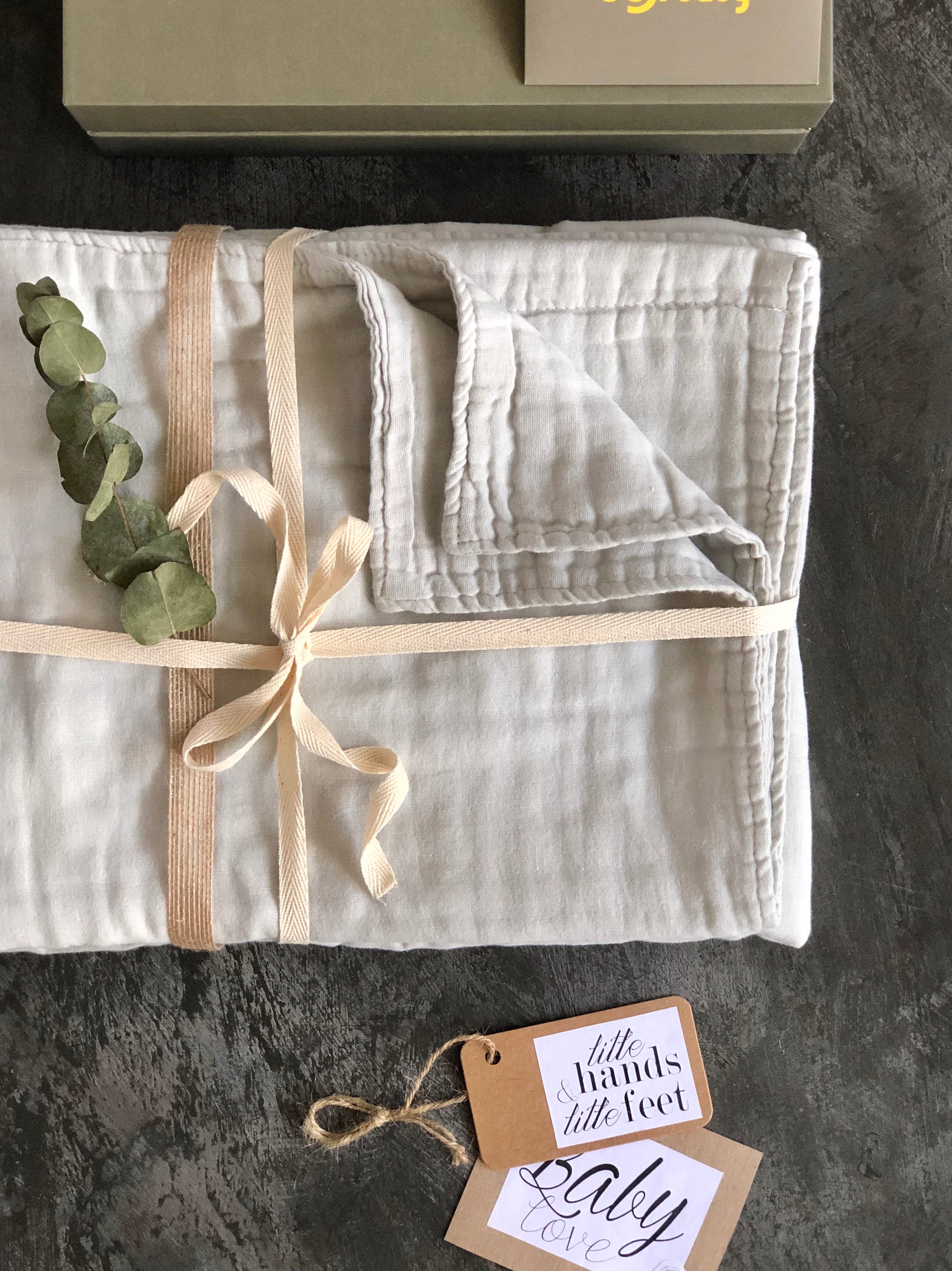 baby cot blanket size