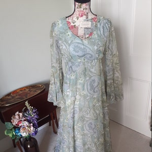 Robe années 70 à manches ange