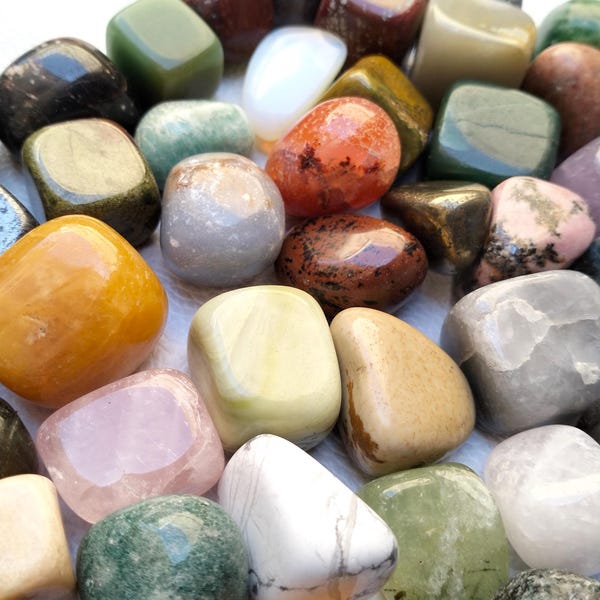 Natural Tumbled Stones Bulk – Assorted  Polished Crystals for Gifts, Energy, Chakra, Meditation | Mixed Tumbled Gemstones | Healing Crystals