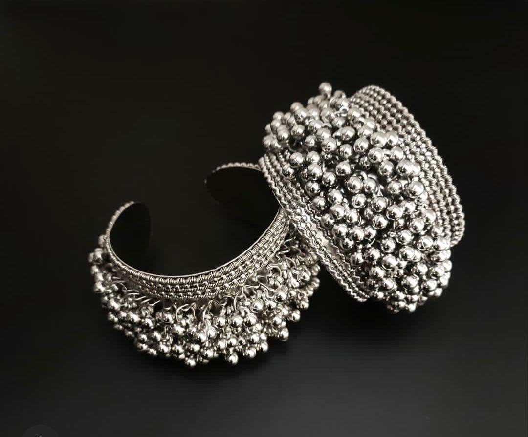 Buy Shaya 92.5 Sterling Silver Unfold Oxidized Bracelet for Women Online At  Best Price @ Tata CLiQ