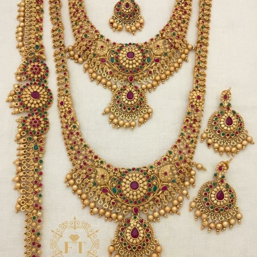 Long Haram and Choker Matte Golden 