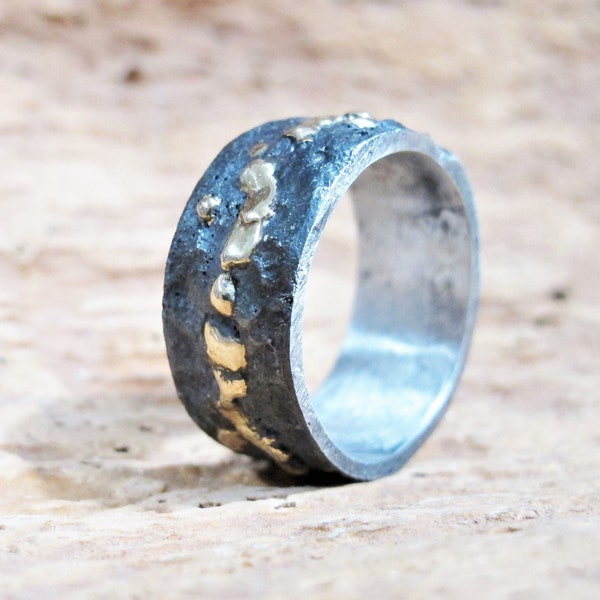 Viking brutalistische ring ruwe zilveren gesmolten goud, rustieke bruiloft, alternatieve gouden druppelring, geoxideerd zwart zilveren band ring