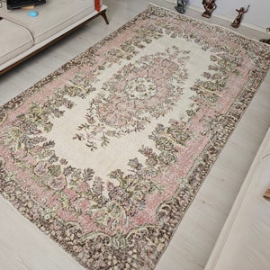 Handwoven Vintage Wool Rug 5.85x10 feet – Pink Floral Bohemian Carpet for Living Room & Bedroom