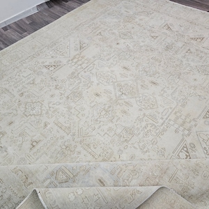 9x12 Vintage Neutral Area Rug / Distressed Turkish Rug/ Hand Knotted Wool Rug, Large Oushak rug, oversize Bedroom rug, saloon rug