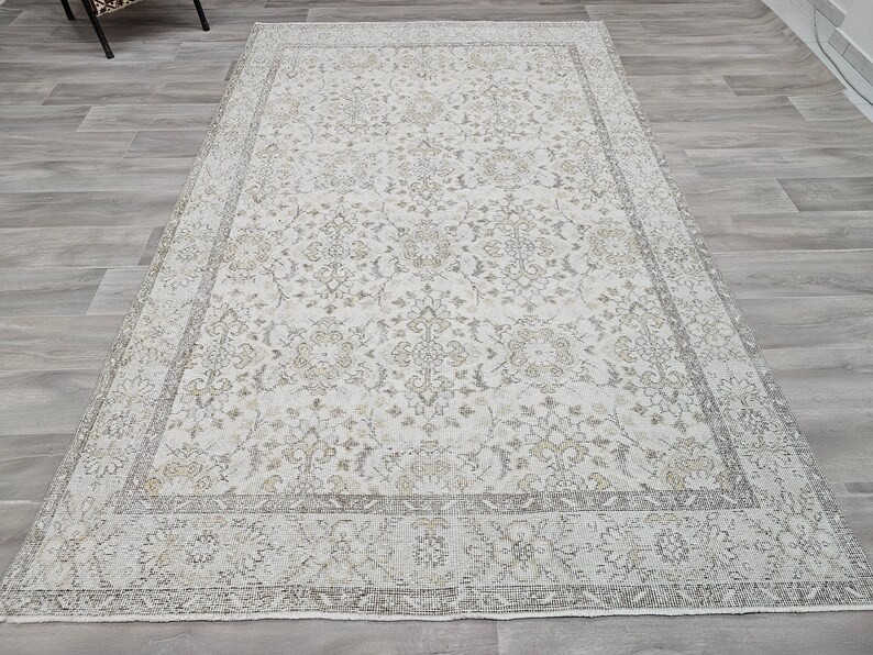 6x9 Neutral Turkish Area Rug for Under Bed, Home Office and Diningroom