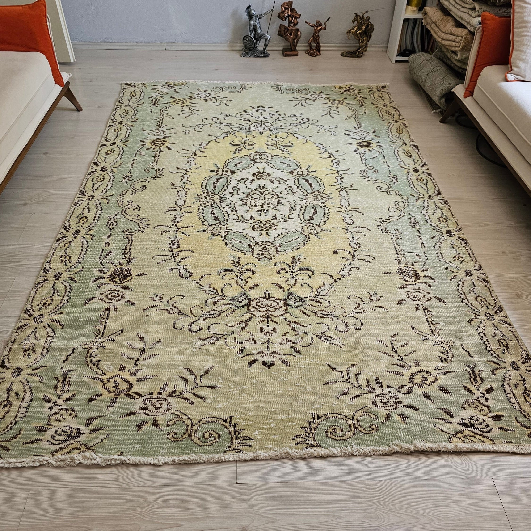 6x8 Vintage Turkish Isparta Rug Handknotted //5.60x8.20 Feet
