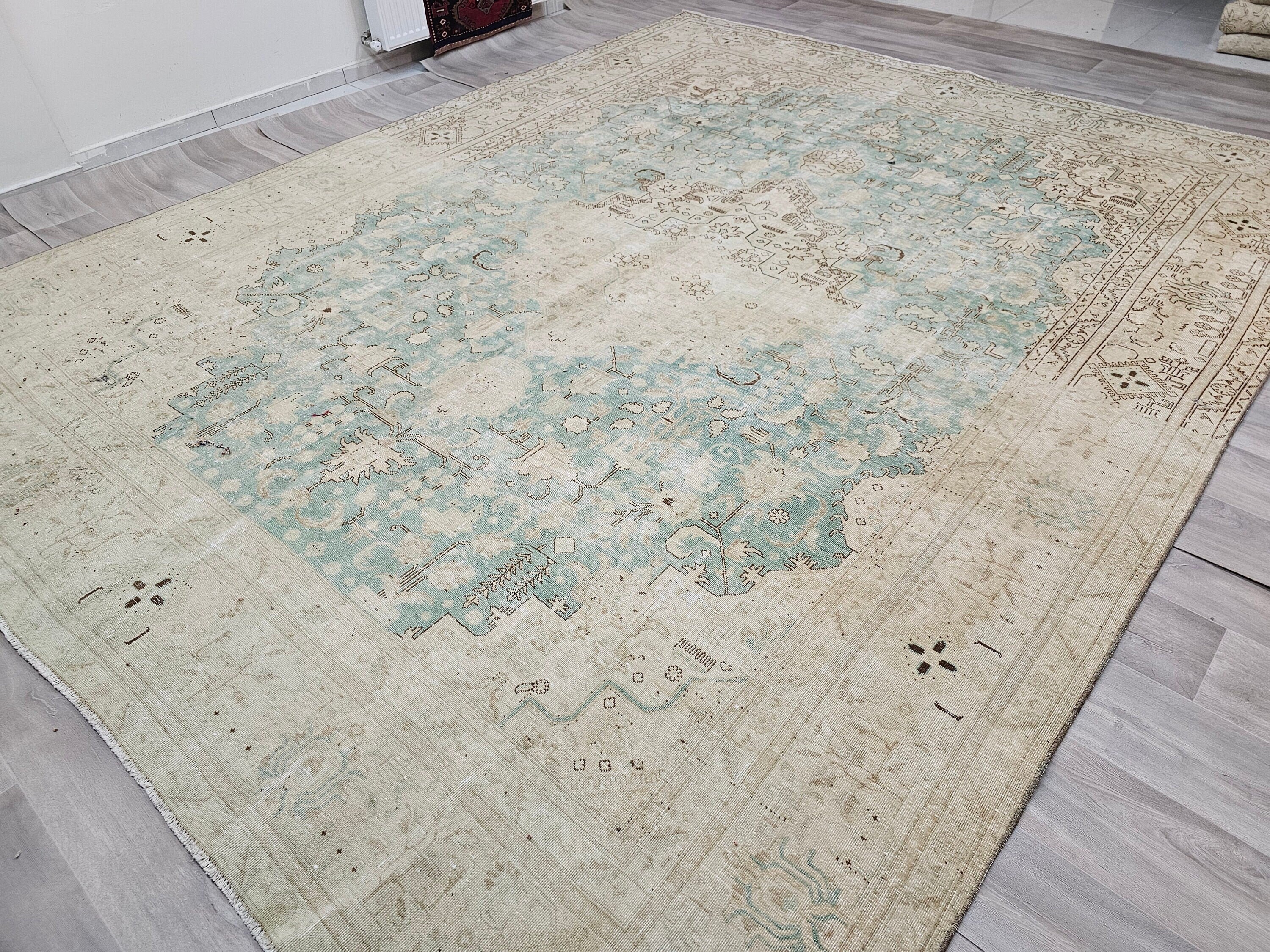 10x12 Oversize Hand Knotted Vintage Turkish Area Rug for Livingroom and Bedroom - Beige and Sage Green Neutral Oushak Rug // 9.80x12.20 feet