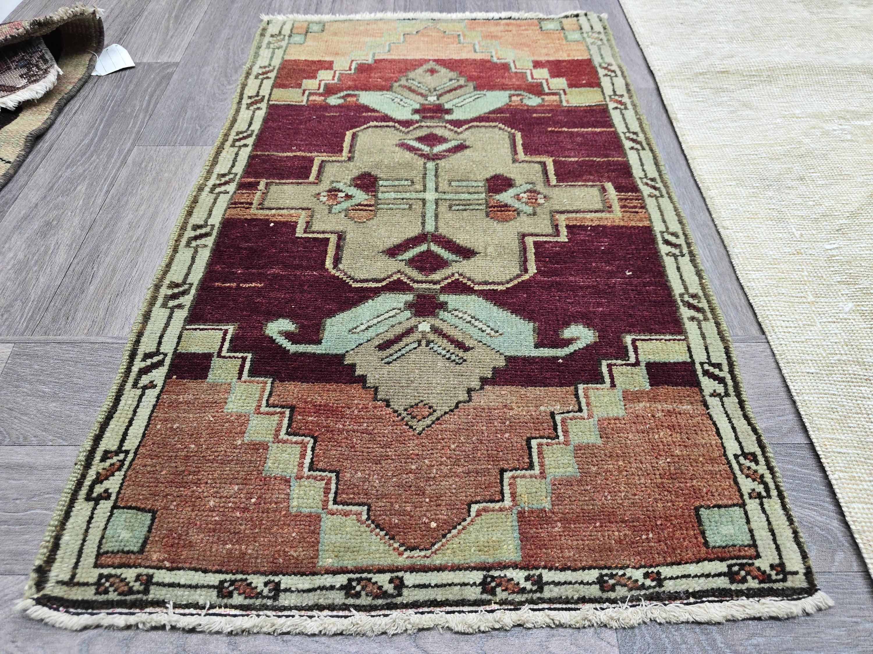 （訳ありセール 格安） Vintage Turkish Rug 2x3 Small Burgundy Persian Mat Handwoven ラグ・カーペット