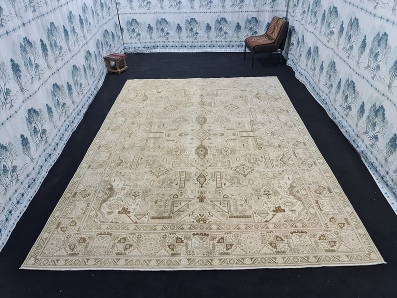 9x12 Classic Antique Neutral Heriz Rug Muted Beige /8.90x12.20 Etsy