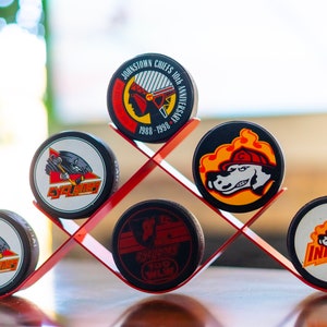 Premium Metal Hockey Puck Holder - Showcase 6 Autographed Pucks, Perfect for Collectors, Autograph Sports Memorabilia, Hockey Collectibles
