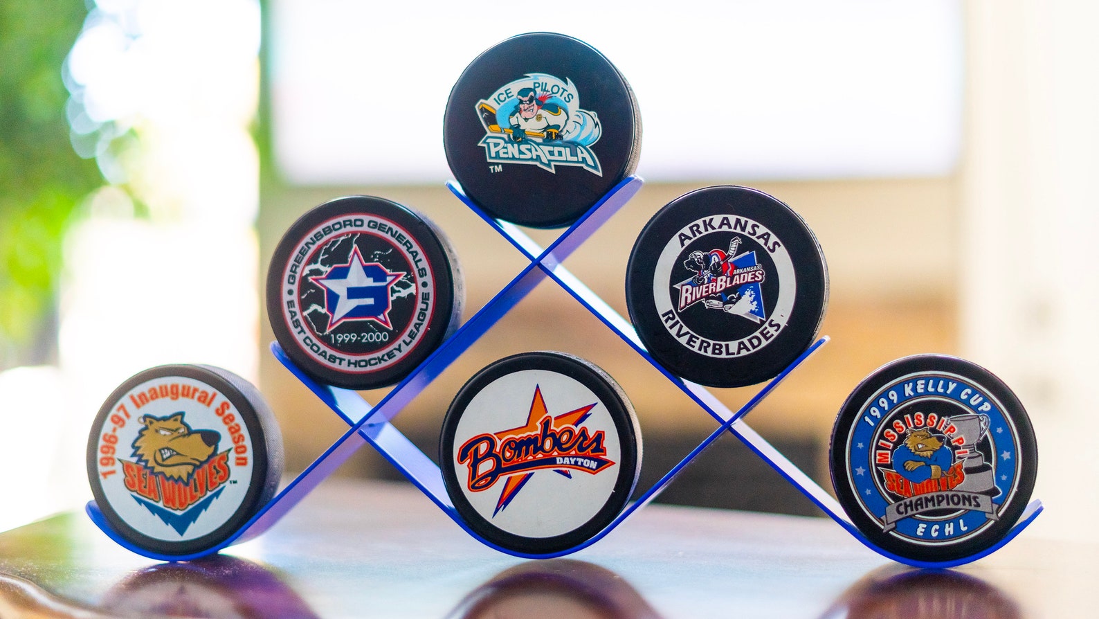 Metal Hockey Puck Holder, Puck Rack Display for 6 Hockey Pucks, Made in ...