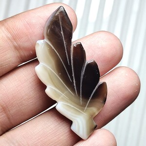 Cabochon di onice nero naturale, pietra preziosa di onice nero, pietra preziosa sfusa, pietra preziosa a forma di foglia, pietra preziosa di onice nero lucida per gioielli, ciondolo a forma di foglia