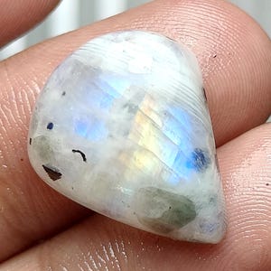 Cabochon di pietra di luna arcobaleno naturale, pietra preziosa di pietra di luna arcobaleno, pietra preziosa sfusa, pietra preziosa a forma di pera, pietra preziosa lucidata per la creazione di gioielli