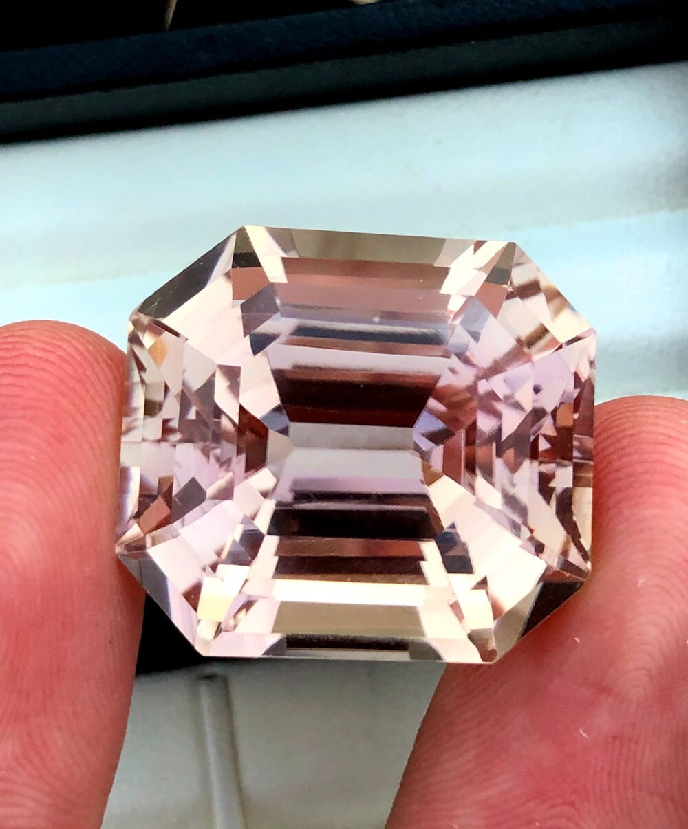 Kunzite Naturelle D'Afghanistan - 8,75 Carats - Certifiée AGI (qualité Excellente)