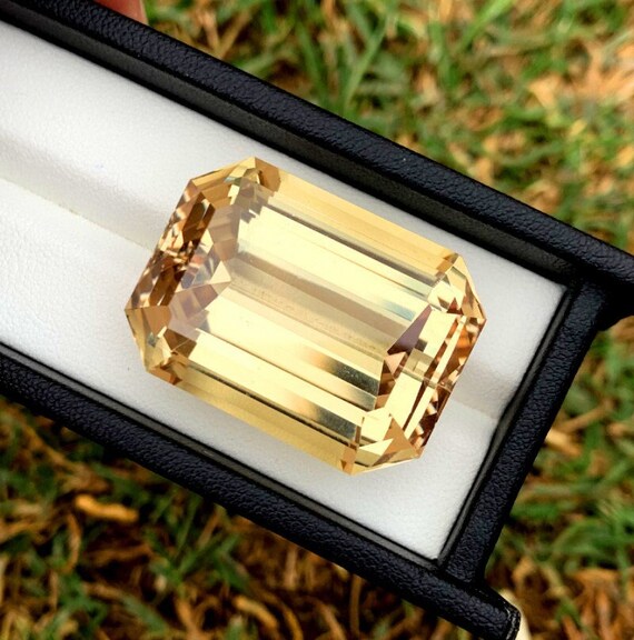 天然イエロークンツァイトルース宝石 - 119.60カラット - Etsy 日本 天然イエロークンツァイトルース宝石 - 119.60カラット - Etsy 日本