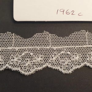 Narrow cotton lace trim