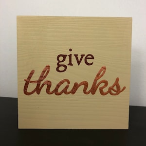 Dar gracias wood block signo