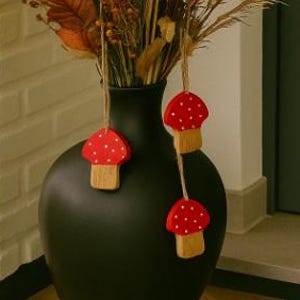 4 pcs toadstools hanging mushrooms wood toadstool lucky charm b491 lucky mushrooms autumn decoration Halloween pendant lucky mushroom decorative mushrooms wood mushrooms