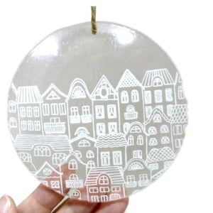 アクリルガラスハウスシーン吊り下げオーナメント4個、9 cm、クリスマスツリーデコレーション、ハウス、ディスクペンダント、ラウンド、透明、ガラスディスク、プレキシガラス