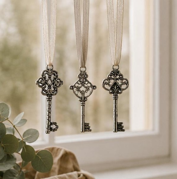 3 STK Deko Schlüssel Silber farben schwarz Vintage Anhänger Hänger Deko Einzug Shabby Chic Nostalgie 10cm lang Mobile Geschenkanhänger ps138