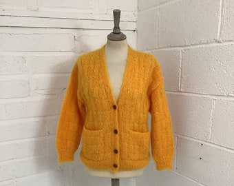 Vintage handgebreid vest uit de jaren 70, pluizige mohair gebreide trui met knopen en zakken #V3